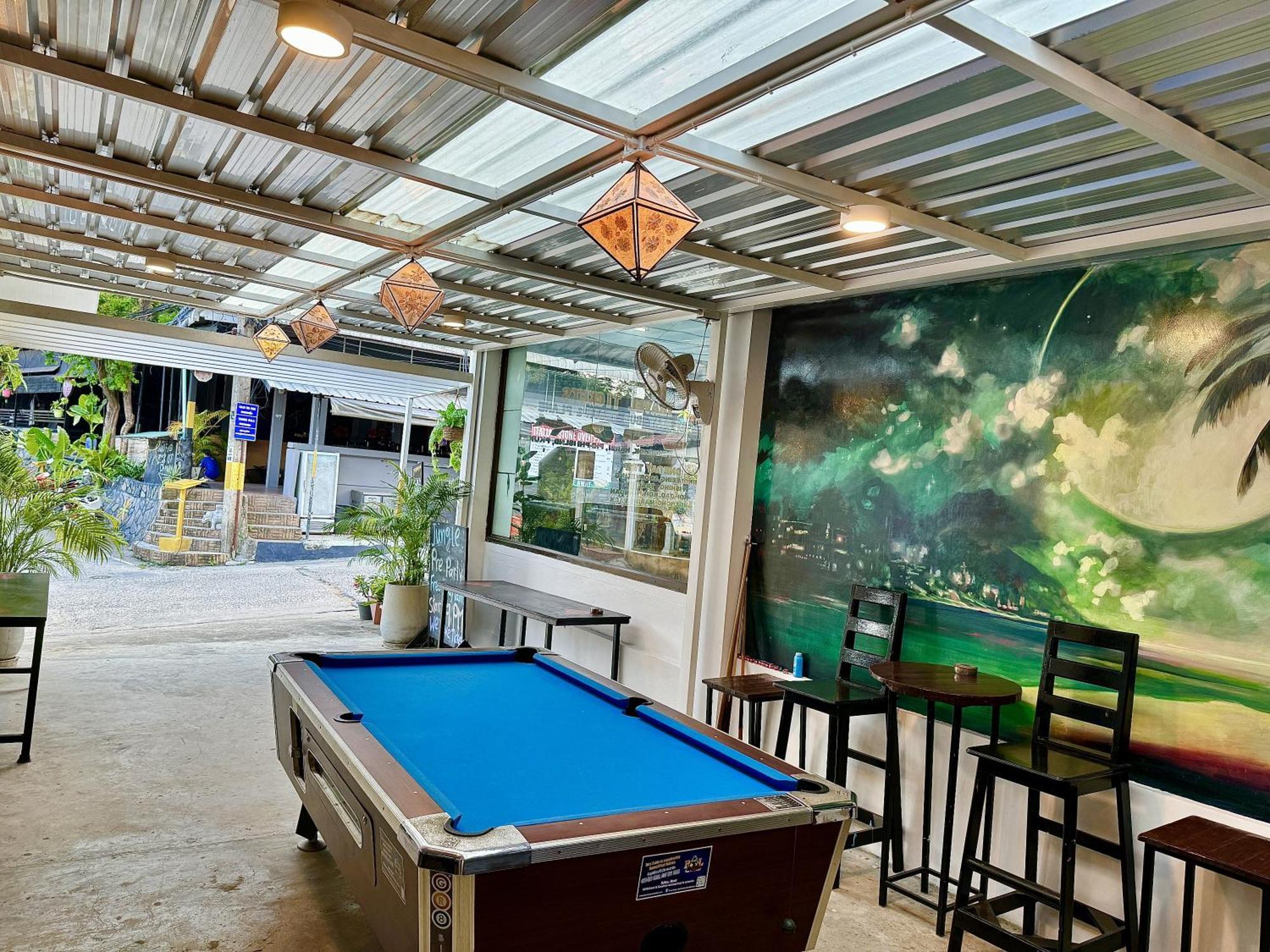 Eclipse Hostel And Bar 핫 린 외부 사진