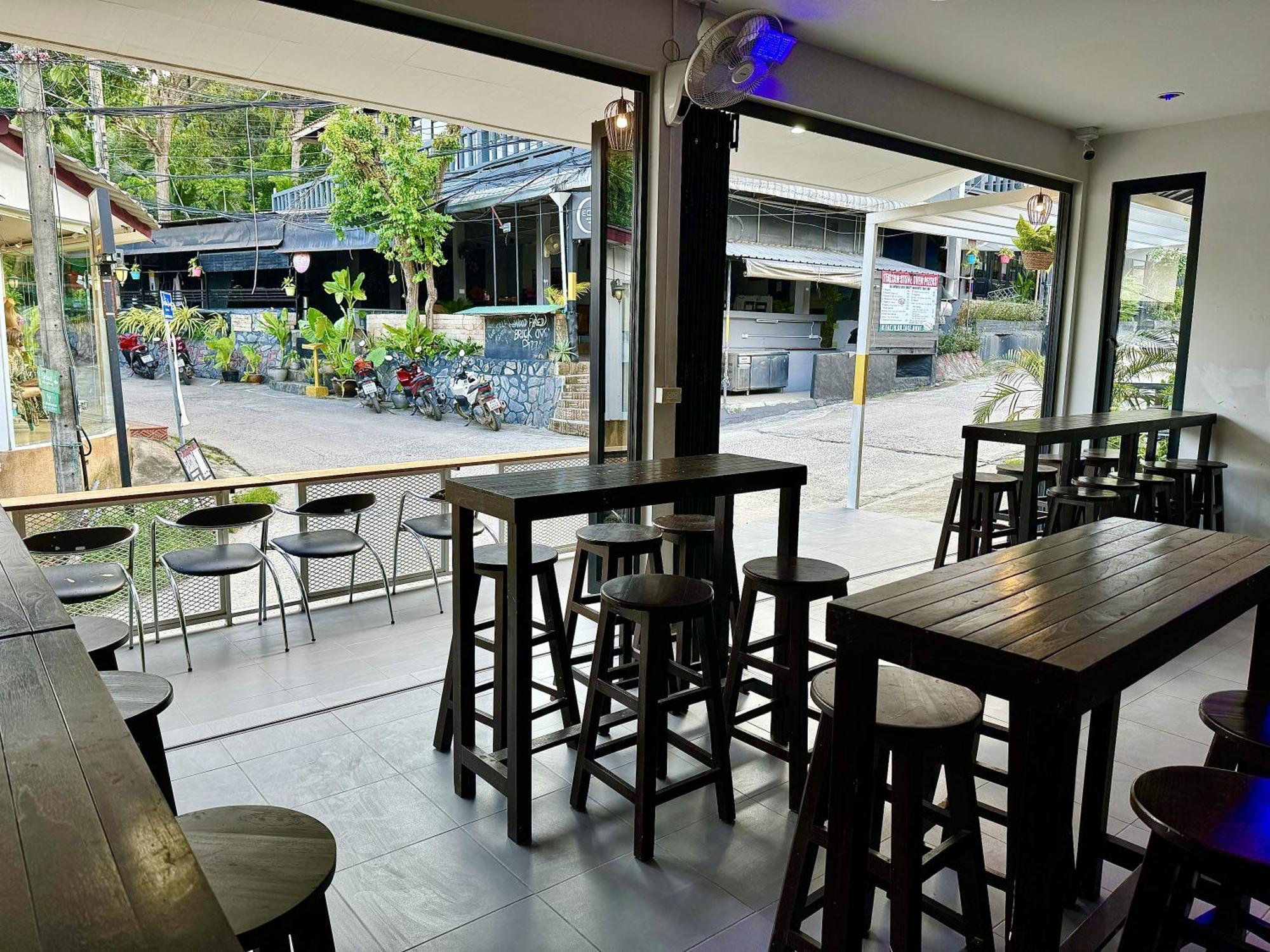 Eclipse Hostel And Bar 핫 린 외부 사진