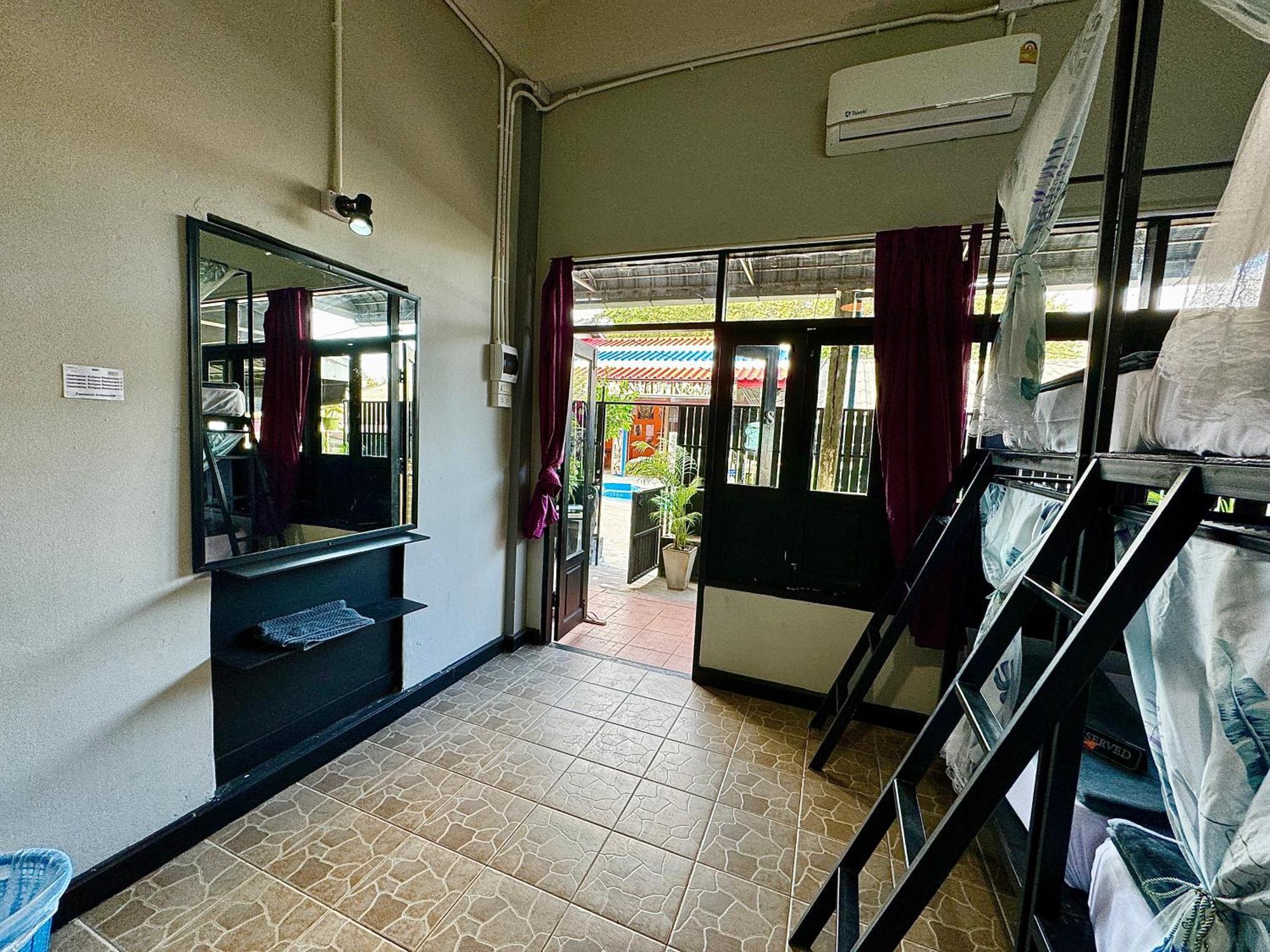 Eclipse Hostel And Bar 핫 린 외부 사진