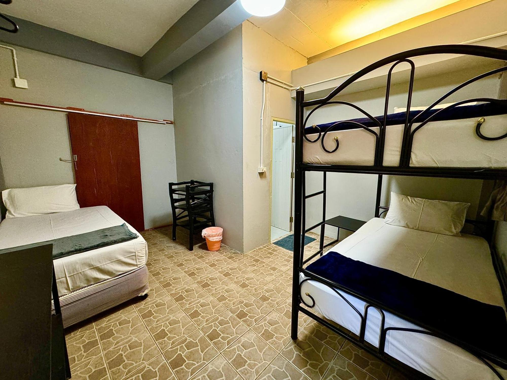 Eclipse Hostel And Bar 핫 린 외부 사진