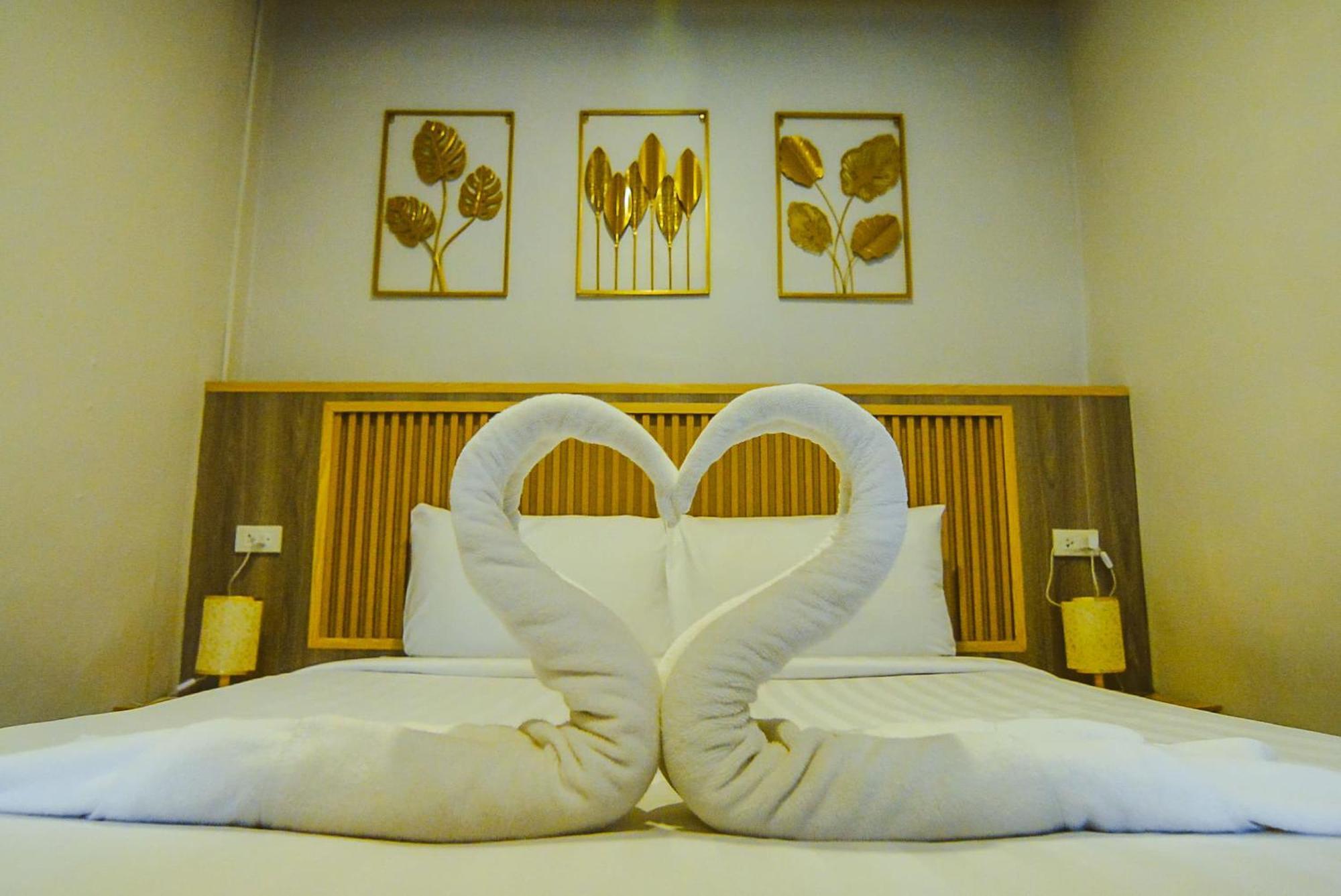 Eclipse Hostel And Bar 핫 린 외부 사진