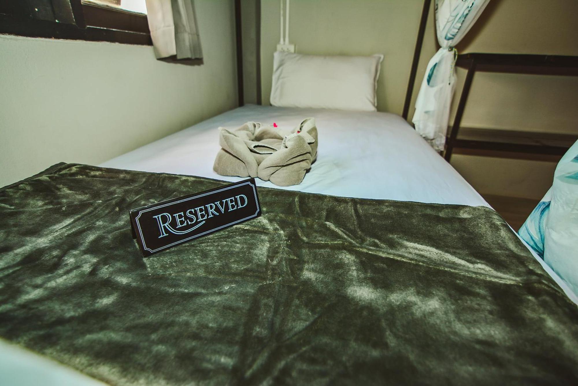 Eclipse Hostel And Bar 핫 린 외부 사진