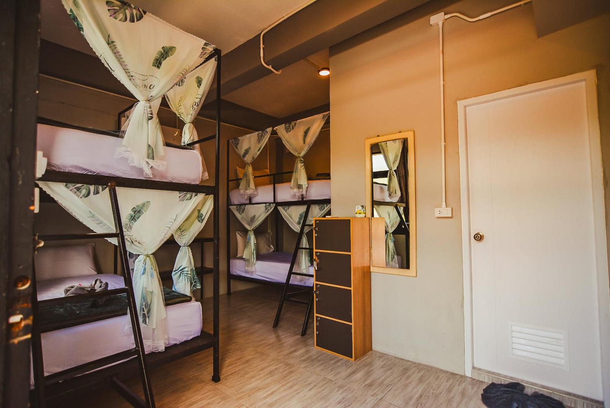 Eclipse Hostel And Bar 핫 린 외부 사진
