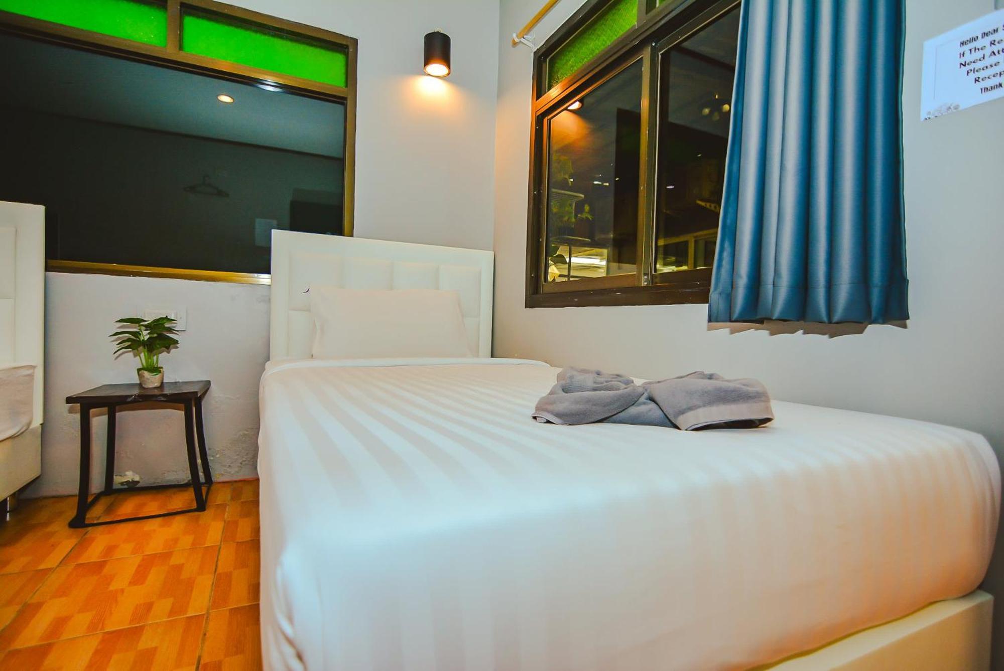 Eclipse Hostel And Bar 핫 린 외부 사진